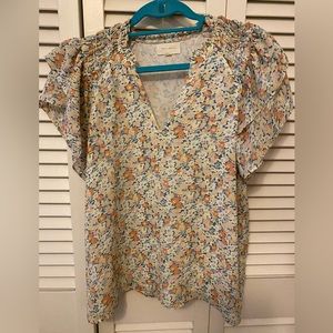 Lined light weight v-neck flower blouse